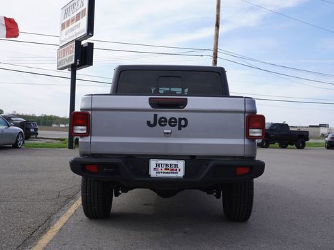 Used 2020 Jeep Gladiator Sport w/ Quick Order Package 24S image 6