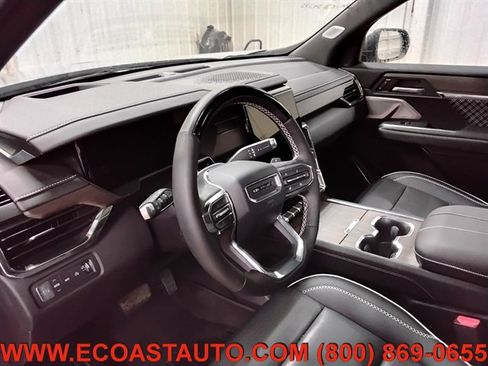 Used 2025 GMC Acadia Denali w/ Super Cruise Package image 11