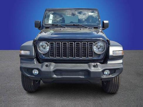 Used 2025 Jeep Wrangler Unlimited Sport AWD/4WD image 2