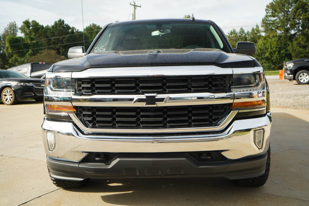 Used 2018 Chevrolet Silverado 1500 LT w/ All Star Edition AWD/4WD image 17