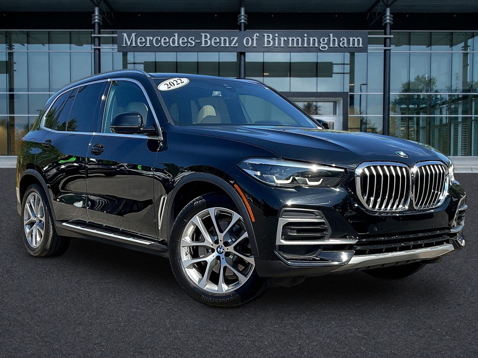 Used 2022 BMW X5 xDrive40i w/ Premium Package AWD/4WD image 1