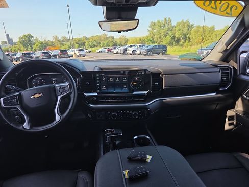 Certified 2026 Chevrolet Silverado 1500 LTZ w/ Technology Package AWD/4WD image 11