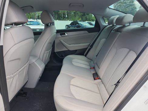 Used 2019 Hyundai Sonata SE FWD image 17