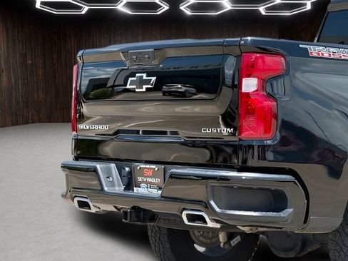 Used 2024 Chevrolet Silverado 1500 Custom Trail Boss AWD/4WD image 15