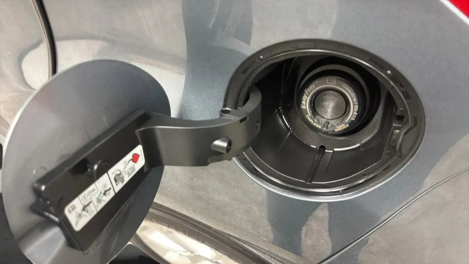 Used 2018 Ford EcoSport SE FWD image 30