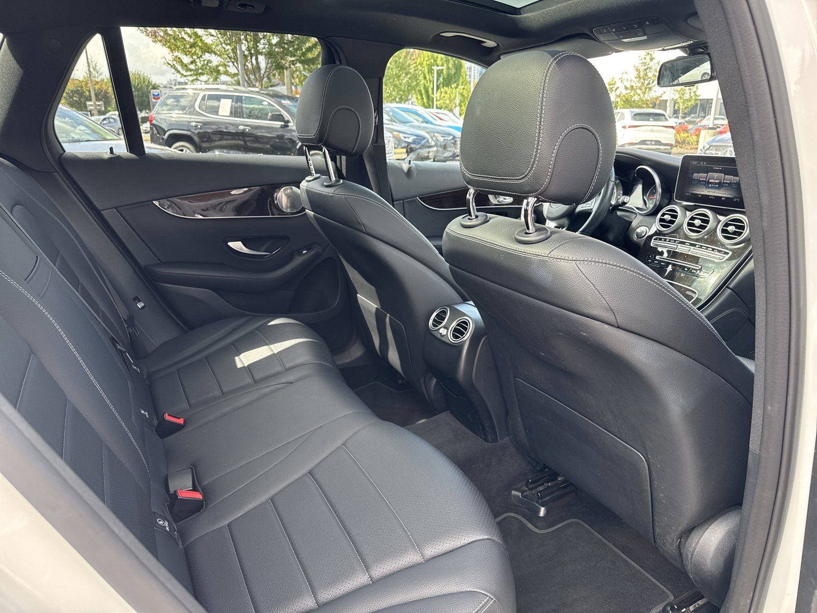 Used 2017 Mercedes-Benz GLC 300 4MATIC image 14