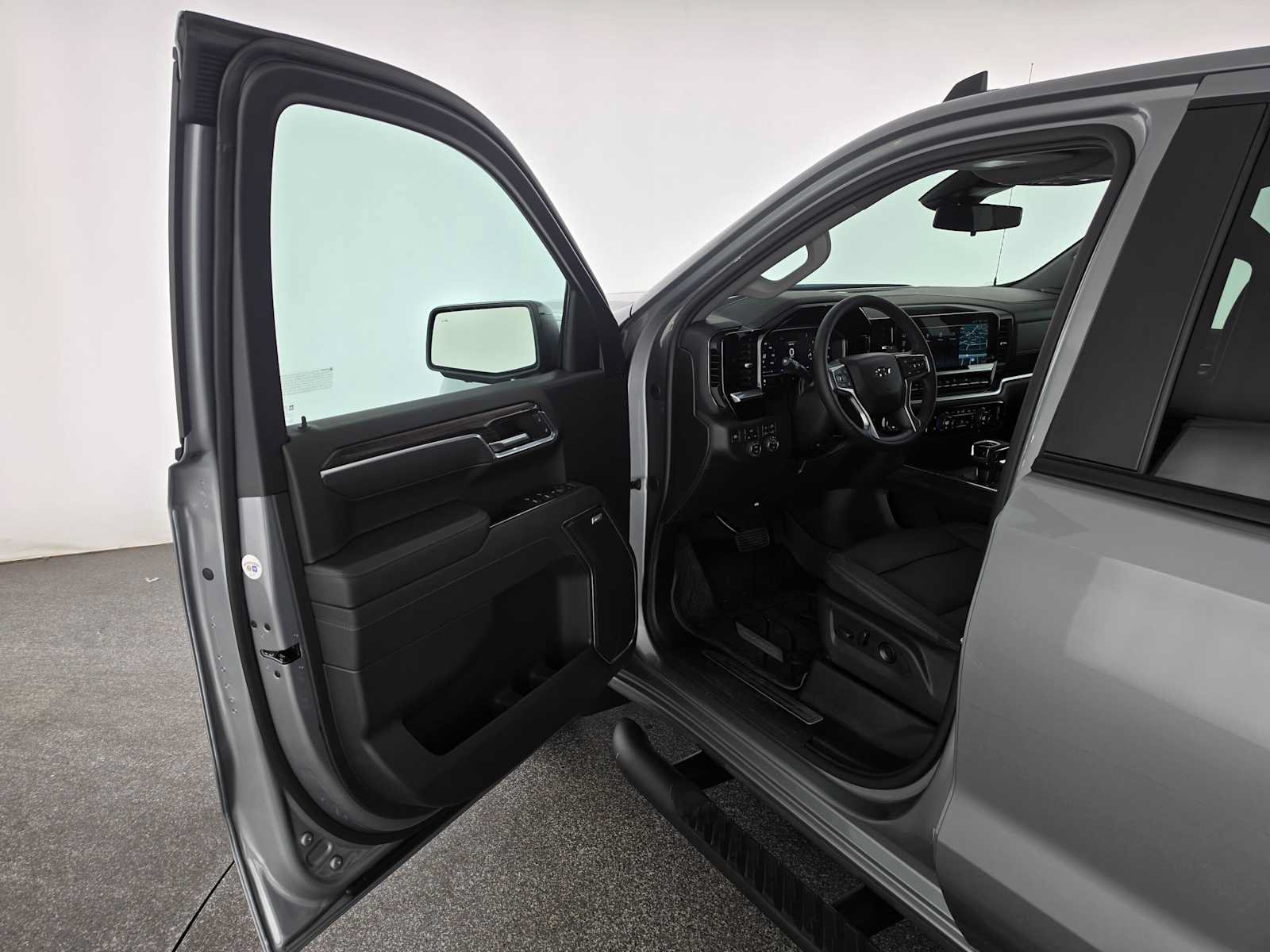 New 2026 Chevrolet Silverado 1500 RST w/ Redline Edition AWD/4WD image 19