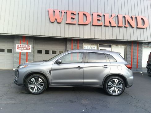 Used 2024 Mitsubishi Outlander Sport 2.0 image 2