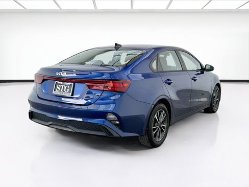 Used 2023 Kia Forte LXS w/ LXS Technology Package FWD image 4