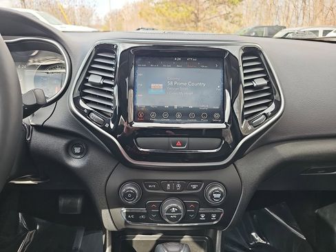 Used 2019 Jeep Cherokee Limited w/ Luxury Group AWD/4WD image 20
