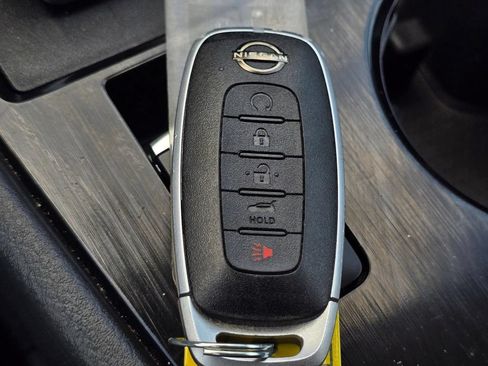 Used 2025 Nissan Rogue SV FWD image 37