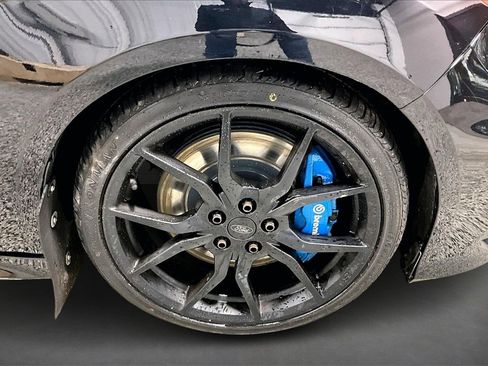 Used 2017 Ford Focus RS image 32