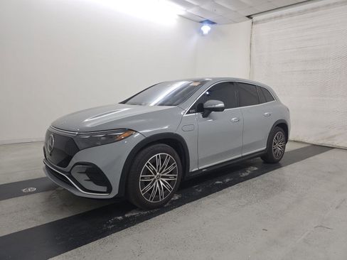 Used 2023 Mercedes-Benz EQS 580 4MATIC SUV image 2