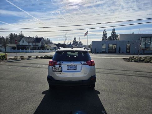 Used 2015 Toyota RAV4 XLE image 6