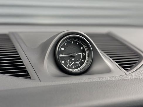 Certified 2023 Porsche Macan image 25