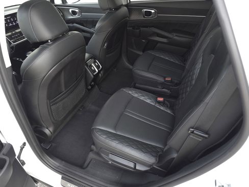 Used 2021 Kia Sorento SX image 32