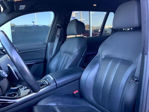 Used 2021 BMW X7 xDrive40i w/ M Sport Package image 7