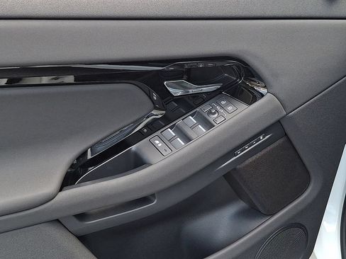 New 2026 Land Rover Range Rover Evoque Hoxton AWD/4WD image 8