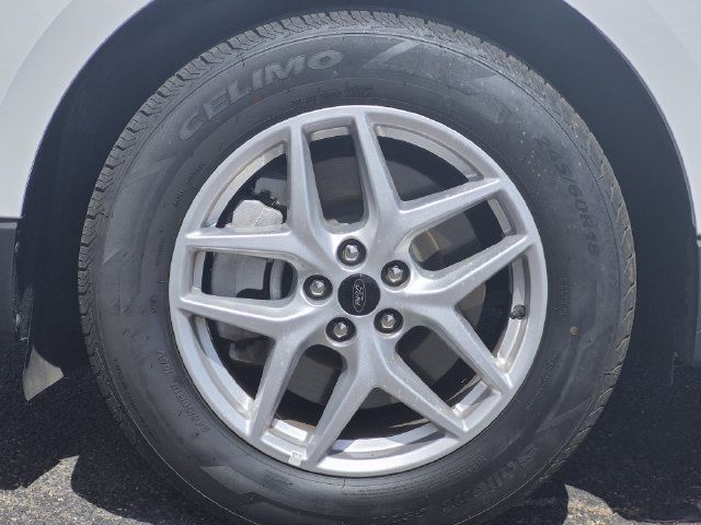 Used 2024 Ford Edge SEL AWD/4WD image 7