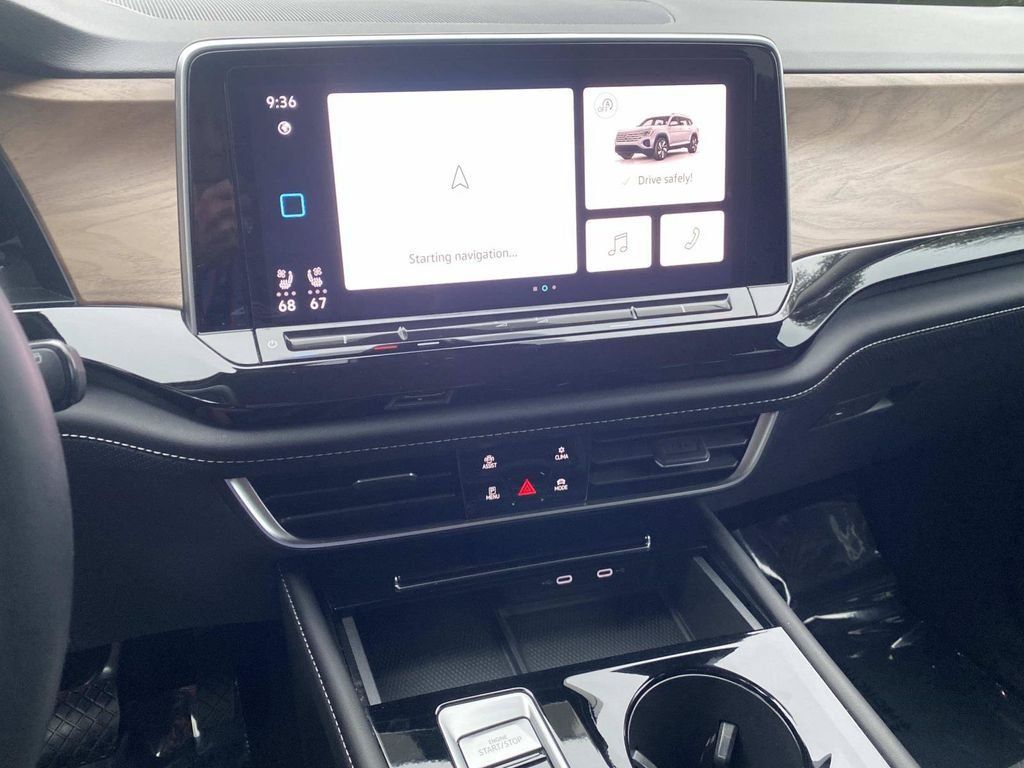 Used 2024 Volkswagen Atlas SE FWD image 24