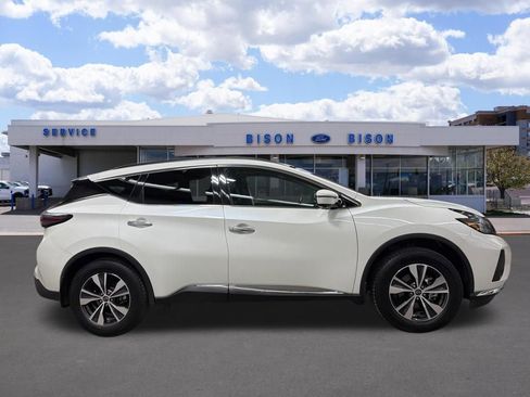Used 2024 Nissan Murano SV image 2
