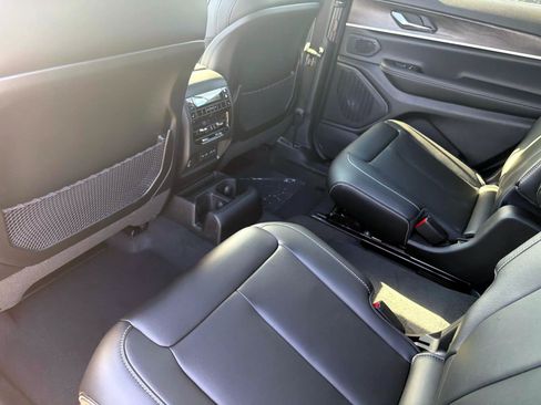 New 2026 Jeep Grand Cherokee L Limited AWD/4WD image 8