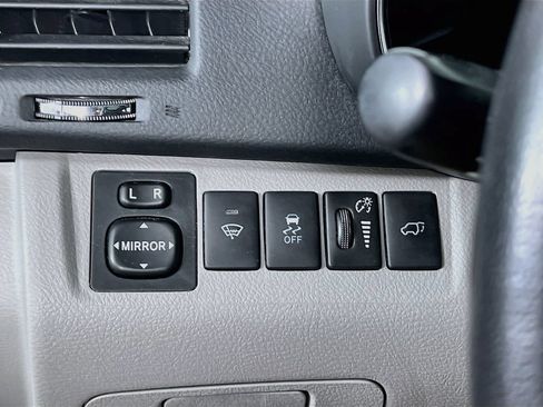 Used 2012 Toyota Highlander Limited w/ Tow Pkg AWD/4WD image 10