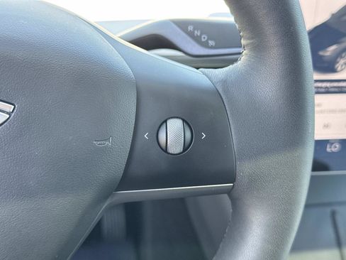 Used 2021 Tesla Model Y 2WD image 12