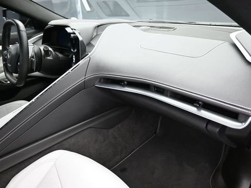 Used 2023 Chevrolet Corvette Stingray Preferred Cpe w/ Body-Color Dual Roof Package image 38