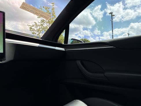Used 2023 Tesla Model X Plaid AWD/4WD image 19