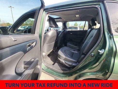 Used 2024 Toyota Highlander XLE image 20