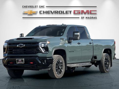 Used 2026 Chevrolet Silverado 3500 LTZ w/ LTZ Plus Package image 7