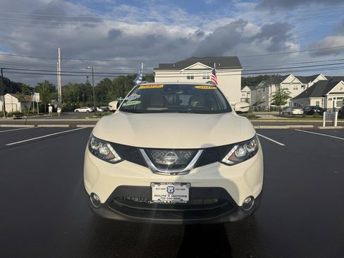 Used 2018 Nissan Rogue Sport SL w/ SL Premium Package AWD/4WD image 2