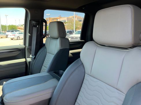 New 2026 Chevrolet Silverado 2500 ZR2 w/ LPO, Dark Essentials Package AWD/4WD image 17