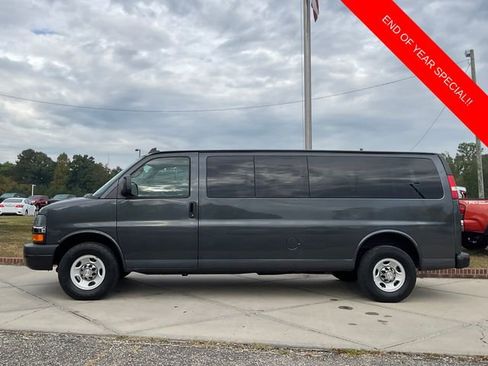 Used 2016 Chevrolet Express 3500 LT w/ LT Preferred Equipment Group image 4