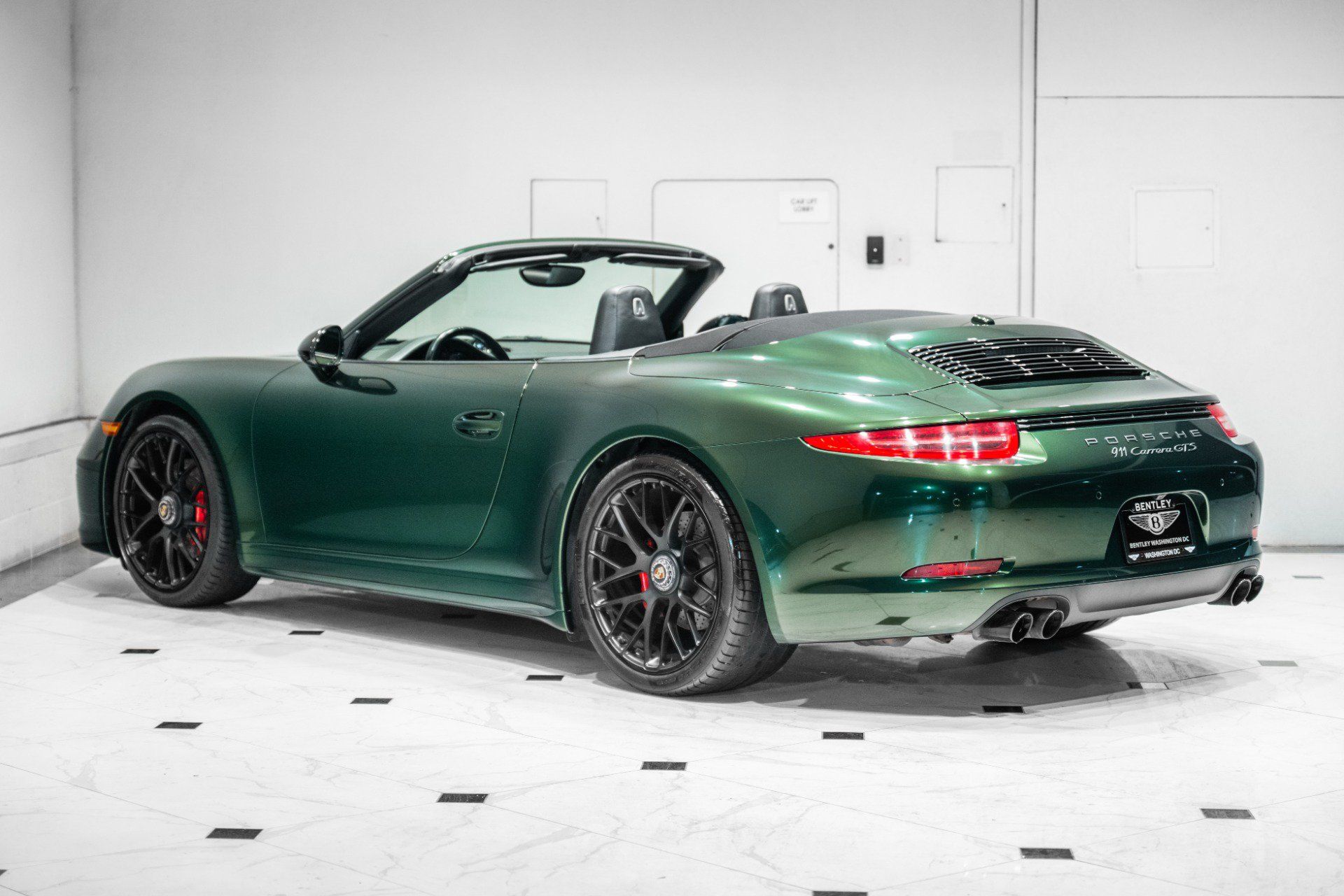 Used 2016 Porsche 911 Carrera GTS RWD image 7