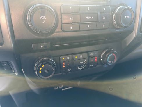 Used 2017 Ford F250 XLT w/ XLT Premium Package image 19