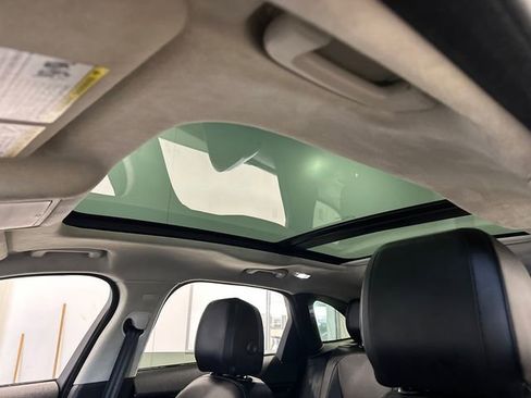 Used 2020 Jaguar F-PACE Premium image 26