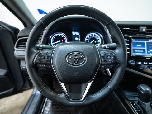 Certified 2020 Toyota Camry SE image 16