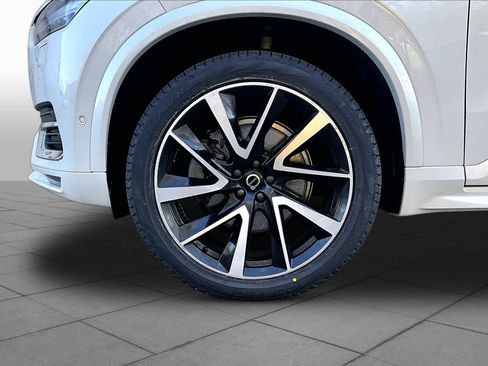 Certified 2023 Volvo XC90 B6 Plus w/ Protection Package Premier AWD/4WD image 11