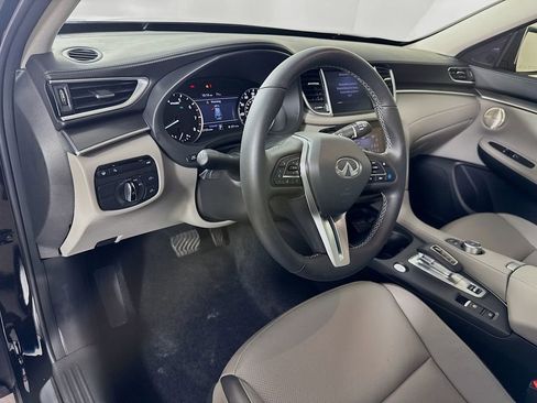 Certified 2025 INFINITI QX50 Luxe w/ Accent Package image 11