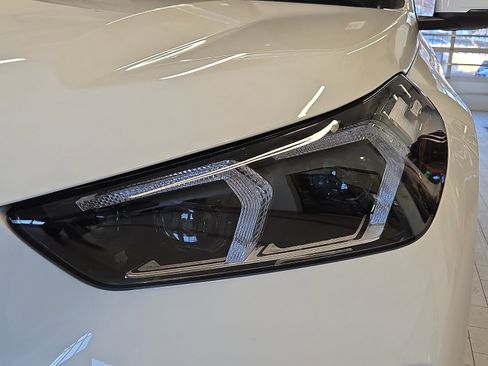 Used 2026 BMW X1 xDrive28i image 9