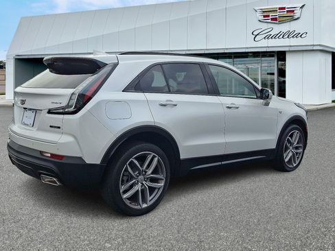 Used 2022 Cadillac XT4 Sport w/ Enhanced Visibility Package image 5