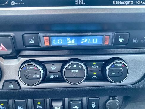 Certified 2021 Toyota Tacoma TRD Off-Road w/ TRD Premium Off Road Package AWD/4WD image 18