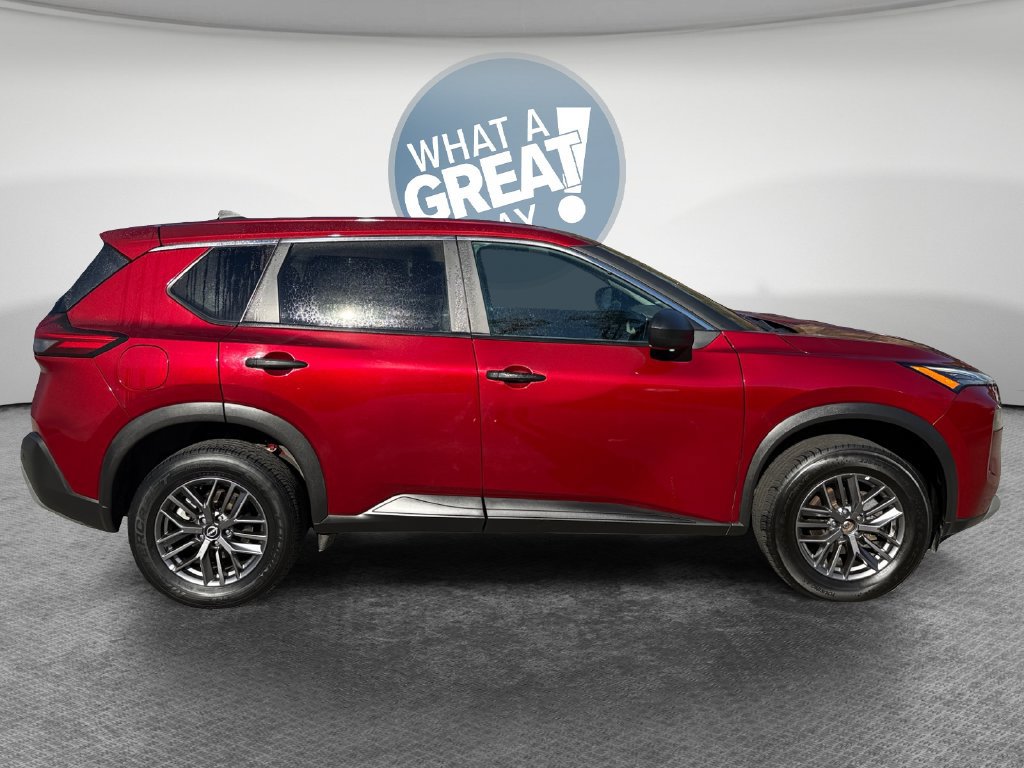 Used 2023 Nissan Rogue S AWD/4WD image 2