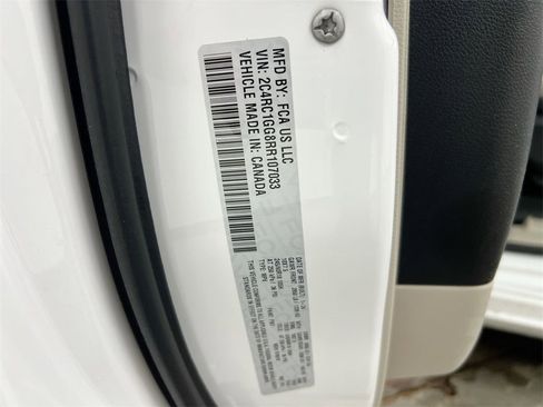 Used 2024 Chrysler Pacifica Limited image 30