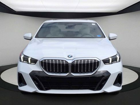 New 2026 BMW 530i xDrive w/ M Sport Package AWD/4WD image 3