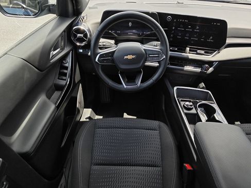 Used 2026 Chevrolet Equinox LT AWD/4WD image 16