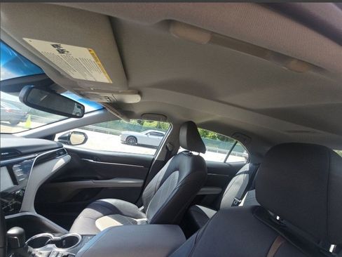 Used 2018 Toyota Camry XLE image 25