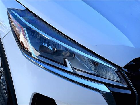 Certified 2024 Nissan Kicks SV image 26